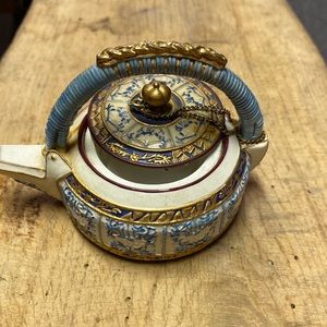 Vintage Nini Blue & White Collectible Tea Pot - ❤️❤️